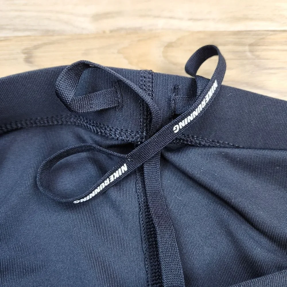 ☔️🔺️Nike Black & Coral Cropped Running Athletic Pants Small